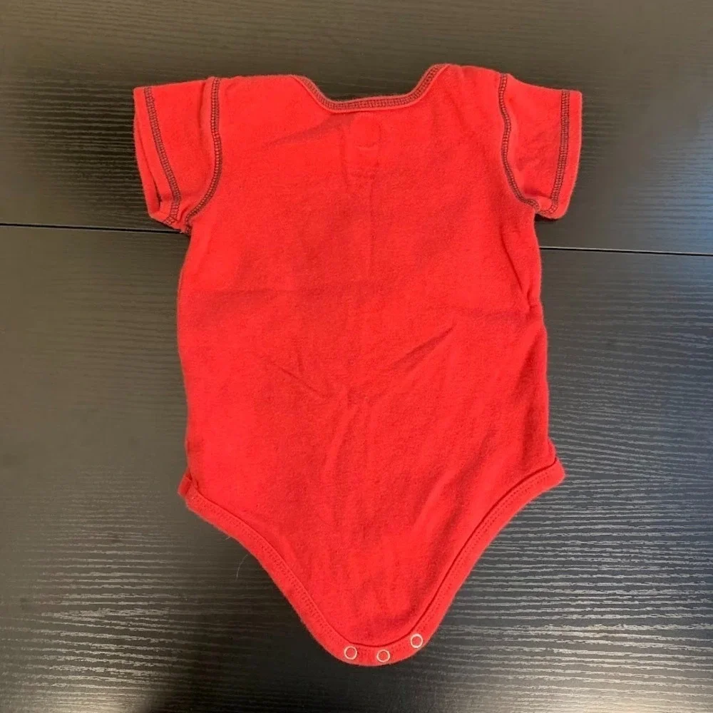 NHL‎ Chicago Blackhawks Red One Piece Bodysuit Baby 18 Months